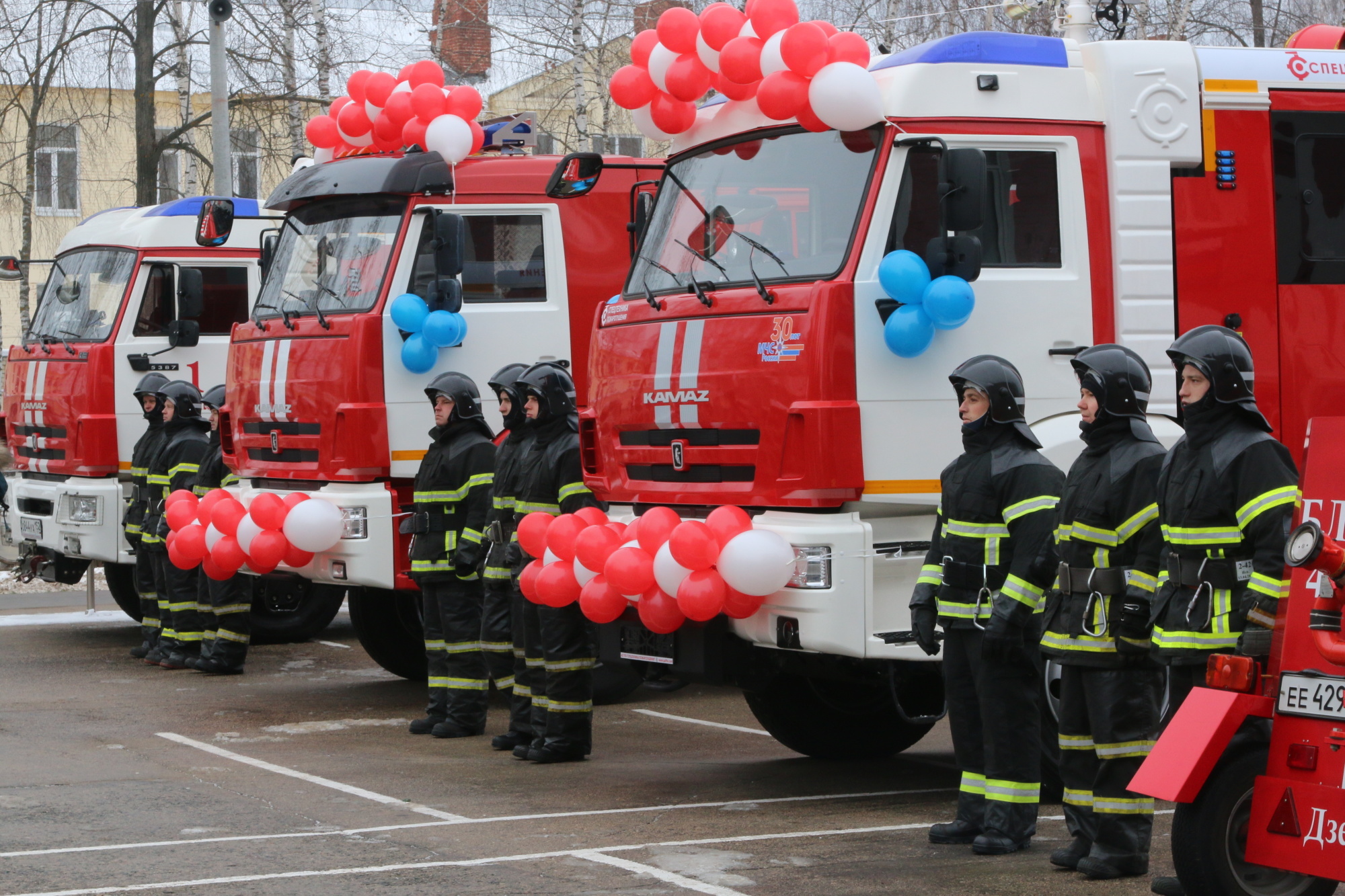 Заместитель министра МЧС Николай Гречушкин принял участие в торжественном открытии  памятника пожарным специальной пожарной охраны в Дзержинске - Новости -  Главное управление МЧС России по Нижегородской области