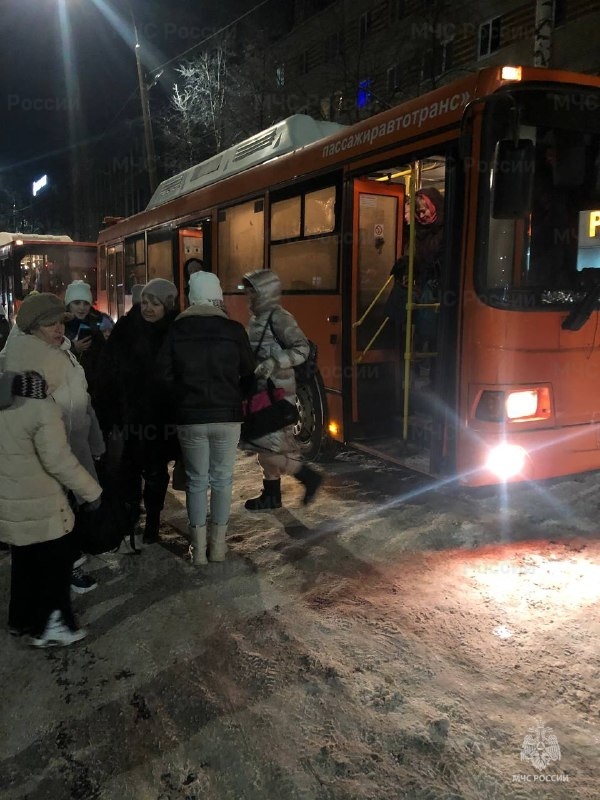 Пожарно-спасательные подразделения не дали замерзнуть на трассе