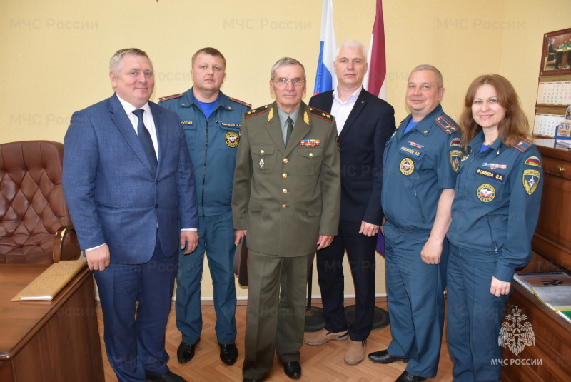 Председатель Поволжского совета ветеранов пожарных и спасателей Пётр Третьяков посетил с рабочим визитом Республику Мордовия