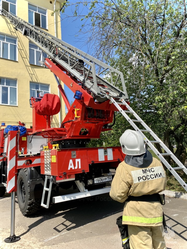 В одной из школ Сарова прошли учения по тушению условного пожара