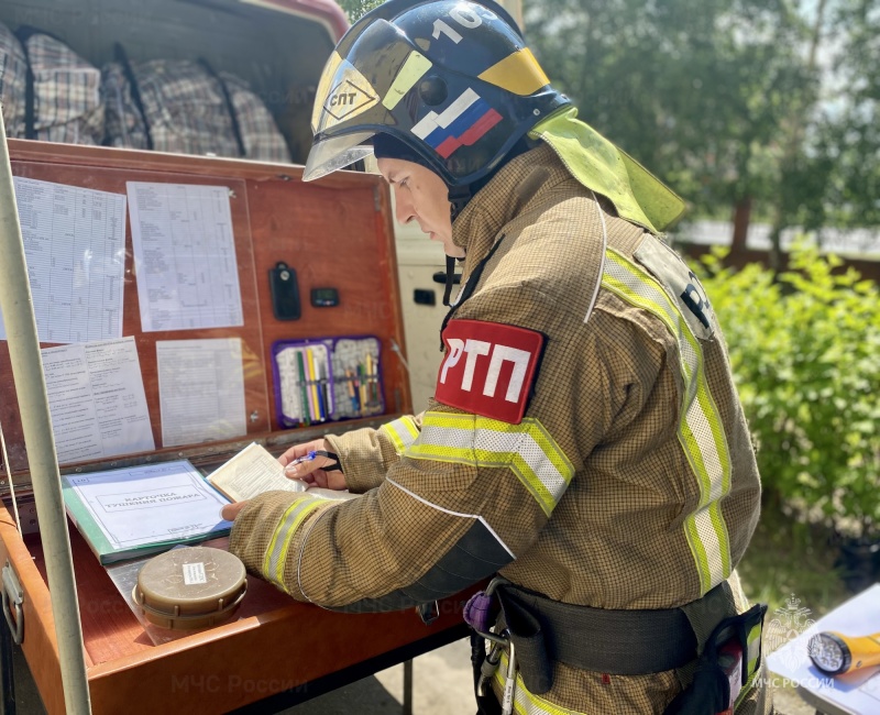 В одной из школ Сарова прошли учения по тушению условного пожара