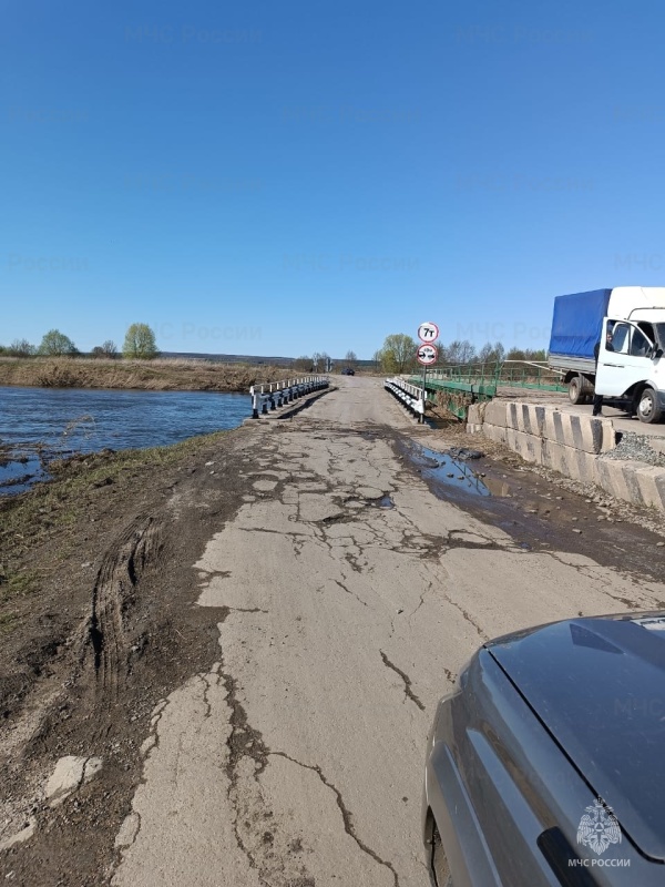 Освобождение от воды низководного автомобильного моста в Сергачском м.о.