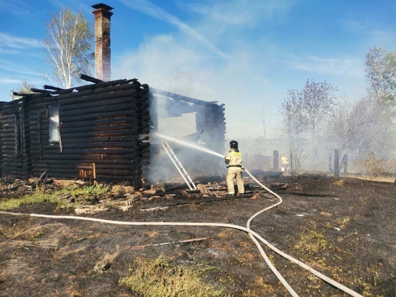 Пожарно-спасательные подразделения принимают участие в ликвидации пожара в г.о. г. Шахунья