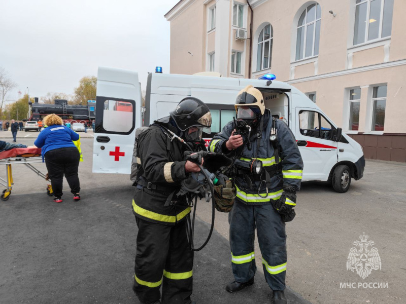 В Арзамасе сотрудники МЧС России ликвидировали условный пожар на вокзале